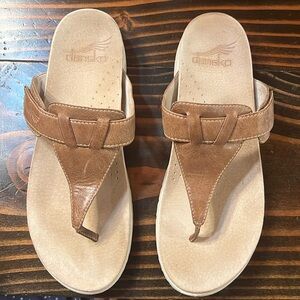 Dansko Flip Flop Women’s size 39